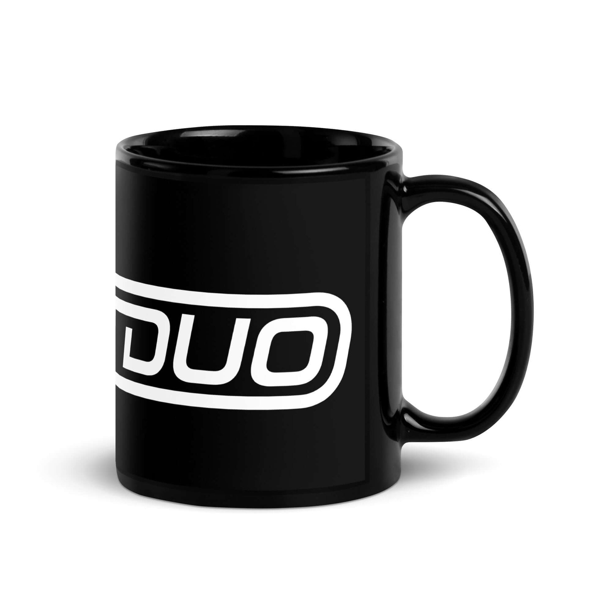 Black mug with 'PETDUO' logo on a white background